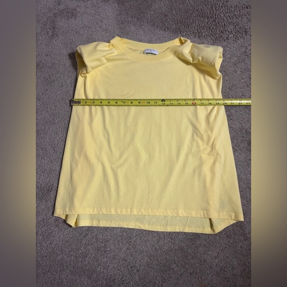 Babaton Yellow Sleeveless T-shirt
Women's Size XL - Picture 6 of 9